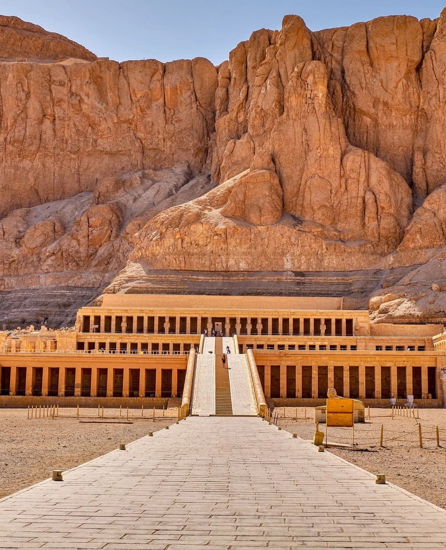 luxor-eg-ruins.CgTgBqTw